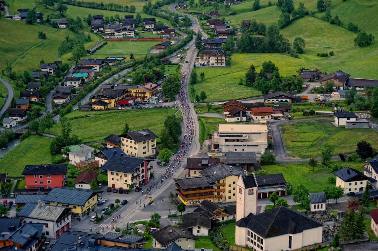 Apart-Pension Oberreiter Fusch an der Grossglocknerstrasse エクステリア 写真